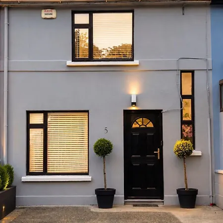 度假居 Three Bedroom In Town Centre *