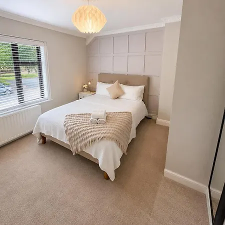 度假居 Three Bedroom In Town Centre 基拉尼
