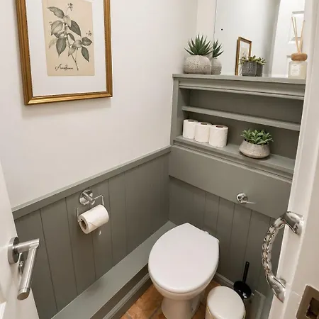 Three Bedroom In Town Centre * 基拉尼